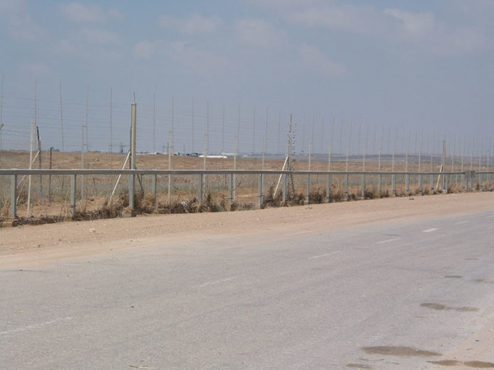 Gaza_Strip_Barrier_near_the_Karni_Crossing