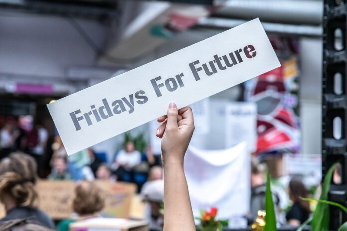 FridaysForFuture_TomMesic_CC-BY-NC-ND-20